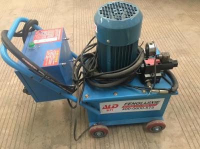 角鋼法蘭鉚釘機